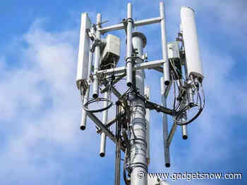 Mobile towers torched in Jharakhand