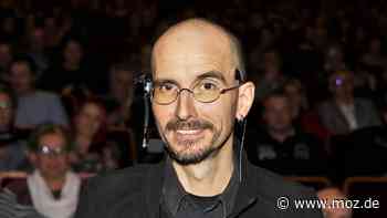 Blutspuren in Rathenow: Wie Dr. Mark Benecke bei einer Leiche dem Blutströpfchen-Bakterium auf die Spur kam - moz.de