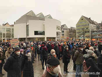 6000 Teilnehmer bei Menschenkette in Ulm und Neu-Ulm gegen Hass und Querdenker