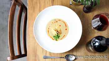 Vellutata di cavolfiore con paprika affumicata ed erba cipollina, come fare il pieno di vitamine - Checucino.it