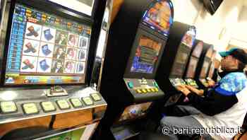 Bari, crac società di slot machine: in due ai domiciliari. Non pagavano stipendi, ma usavano soldi per giocare - La Repubblica