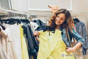 Amazon's Getting Into Physical Clothing Retail. Is That Bad News for Malls? - Motley Fool