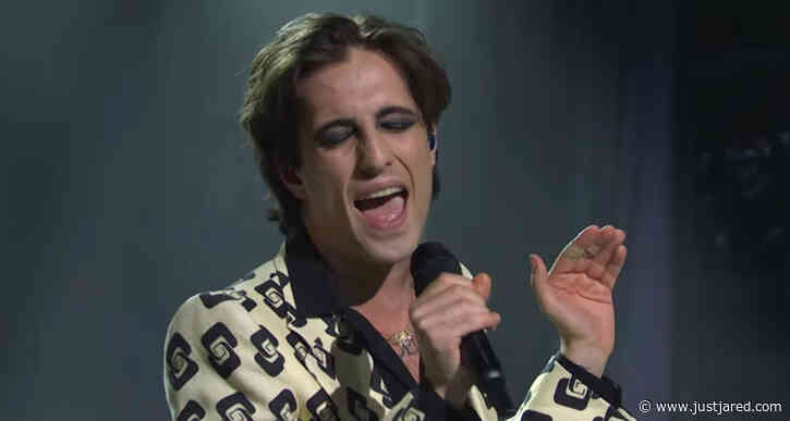 Maneskin Performs 'Beggin' & 'I Wanna Be Your Slave' on 'Saturday Night Live' - Watch!