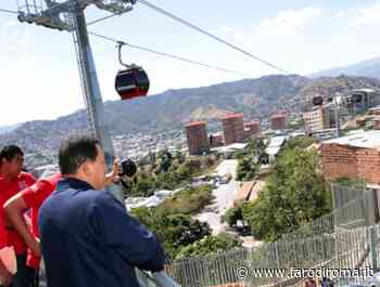 Chavez e il sistema di teleferiche della capitale venezuelana. "Una prima opera che ha significato la ricostruzione di Caracas" - Farodiroma