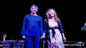 Marco Morandi al Parioli in «Chiamatemi Mimì»: «Da uomo, rileggo Mia Martini a modo mio» - Corriere TV