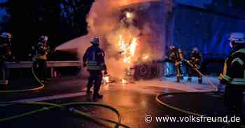 Lkw brennt auf der A1 zwischen Wittlich und Koblenz - Straße gesperrt - Trierischer Volksfreund