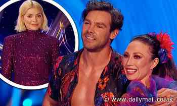 Dancing On Ice 2022: 'You've popped a button': Ben Foden leaves Holly Willoughby flustered
