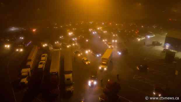 Canadian Trucking Alliance condemns protests by unvaccinated truckers