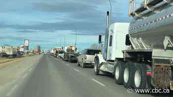 Anti-vaccine-mandate truck convoy passing through Alberta on way to Ottawa