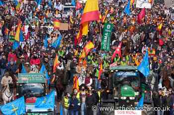 Farmers join opposition parties to protest about Spain's rural policies - St Helens Star