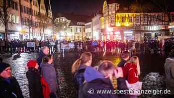 Corona-Demos: 500 Maßnahmen-Gegner und 100 Gegen-Demonstranten treffen in Soest aufeinander - soester-anzeiger.de
