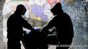 Picchiato e rapinato di 30mila euro a Cagli dagli spacciatori: tre in manette - il Resto del Carlino - il Resto del Carlino