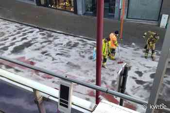 Mazoutspoor zorgt voor verkeershinder in centrum van Menen - KW.be