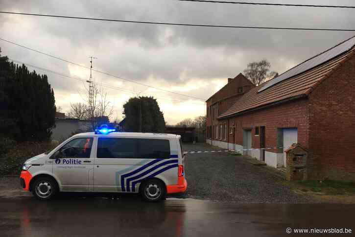 Ruzie tussen man en vrouw loopt helemaal uit de hand, vrouw levensgevaarlijk gewond na steekpartij: “Ze smeekte hem dat hij moest stoppen”
