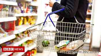Surging food prices push inflation to 30-year high - BBC News