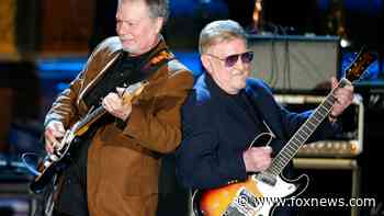 Don Wilson, guitarist with The Ventures, dies at 88