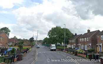 Woman rescued after 2-car crash on Lime Green Road, Oldham - theoldhamtimes.co.uk