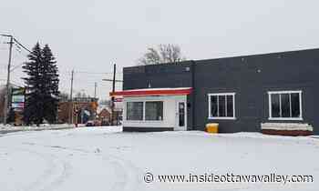 Carleton Place council denies application for used car sales centre on gateway property - insideottawavalley.com