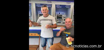 (Vídeo) Ex-secretário de Capivari de Baixo e amigos bebem cerveja dentro de agência bancária - HC Notícias