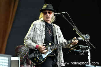 Neil Young Demands Spotify Remove His Music Over ‘False Information About Vaccines’