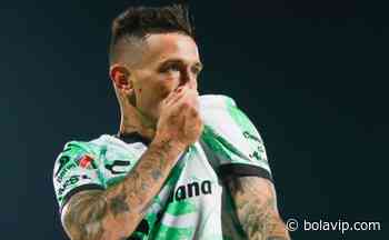 En los 350 partidos del Patón, Santos anota un golazo tras una nahuelada - Bolavip México