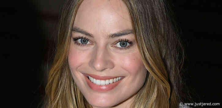 Margot Robbie Stops By Chanel's Paris Fashion Week Show