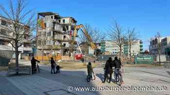 Spektakulärer Abriss in Neu-Ulm: Das ehemalige LEW-Gebäude verschwindet