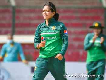 Pakistan's Fatima Sana named ICC Women's Emerging Cricketer of the Year - Business Recorder