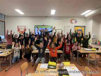 Tophandballer Melle van Katwijk geeft gastles op De Brink - Nieuws uit Horst aan de Maas