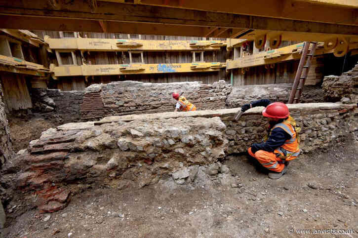 London’s Alleys: Arthur Street, EC4
