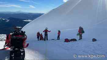 Woman rescued after sliding 100 feet down Mount St. Helens - KGW.com