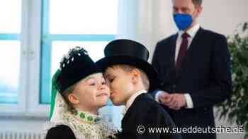 Brauchtum - Dresden - Vogelhochzeit in der Dresdner Staatskanzlei - Kultur - Süddeutsche Zeitung