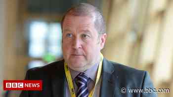 Transport minister Graeme Dey steps down due to ill health - BBC News