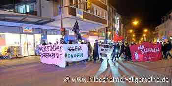 Anti-Querdenker-Demo zieht durch Hildesheim – „Spaziergänger“ starten vor St. Jakobi - www.hildesheimer-allgemeine.de