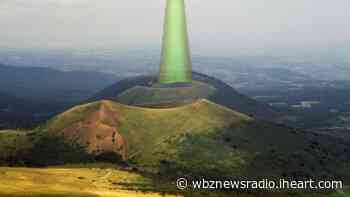 Beam Of Light 'Like Something From A Sci-Fi Movie' Leaves Witnesses Stunned | WBZ NewsRadio 1030 - KFI AM 640