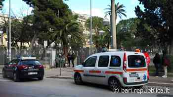 Anziano muore su una panchina nel parco nel centro di Bari: malore nella giornata più fredda - La Repubblica