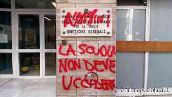 "L'alternanza uccide" e "Assassini": a Bari attacco con scritte spray all'Ufficio scolastico regionale dopo l… - La Repubblica