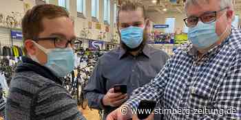 Hülser Kaufleute erleichtern Einkauf: Bändchen gibt es in zwei Farben - Stimberg Zeitung