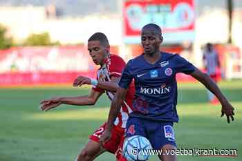 'Doelman' Comoren groeit uit tot nationale held en geniet van aandacht: &quot;Iedereen die zegt dat ik betere doelman dan speler ben, blokkeer ik onmiddellijk&quot;