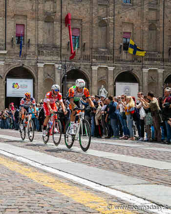 Anche Parma si ilumina di rosa in attesa del Giro d'Italia - - ParmaDaily.it