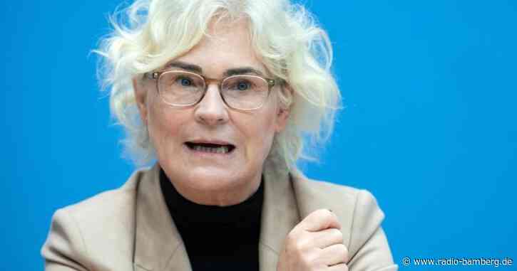 Lambrecht: Deutschland wird Kiew 5000 Militärhelme liefern