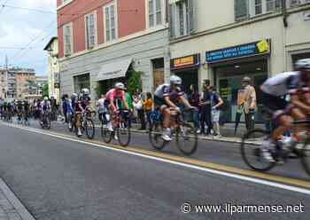 Parma aspetta il Giro e si illumina di rosa - Luca Galvani