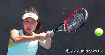 Australian Open lift ban on fans' Peng Shuai protest shirts after furious backlash