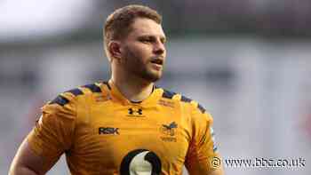 Thomas Young: Wasps flanker released from hospital after suffering head injury