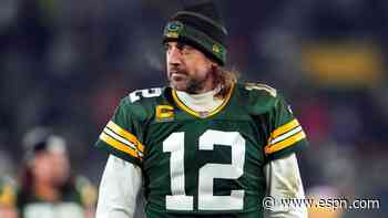 Should Aaron Rodgers stay in Green Bay or leave? Five former NFL QBs give advice