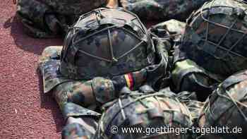 Liveblog zum Ukraine-Konflikt: Lieferung von deutschen Helmen ruft scharfe Kritik hervor