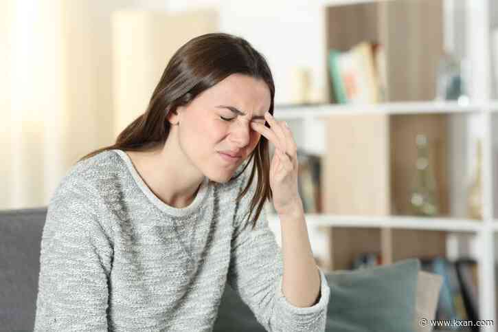 Are itchy eyes an omicron symptom?