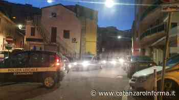 Bus fermo per un guasto su via Acri. Polizia locale devia il traffico - CatanzaroInforma