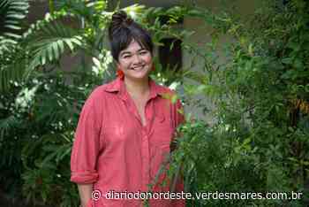 Lorena Portela visita lugares-pessoas com o livro ‘Primeiro eu tive que morrer’ - Diário do Nordeste