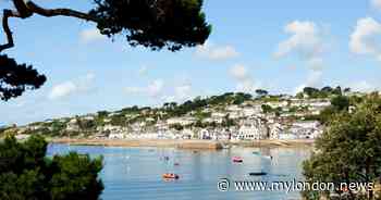 Gorgeous seaside village St Mawes in Cornwall where the Queen goes on holiday - My London
